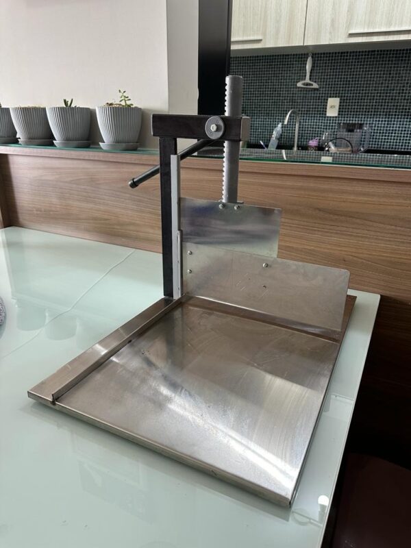 Guilhotina de aço inox — Ideal para corte de placas de chocolate