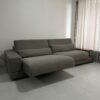 SOFÁ retrátil — Tom de verde — Algodão bem grosso — Estrutura madeira + Console ao lado do braço esquerdo em MDF — Ainda na GARANTIA de fábrica