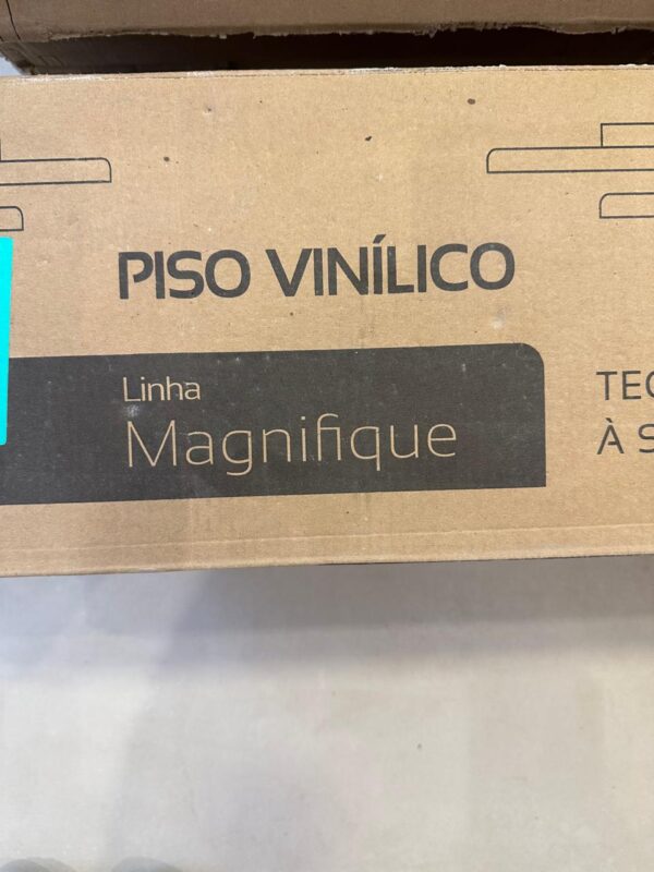 PISO VINÍLICO NOVO — Marca Arquitech — Linha Magnifique — Cor Margot — 2mm de espessura — Total de 17,96m² de cobertura - Image 5