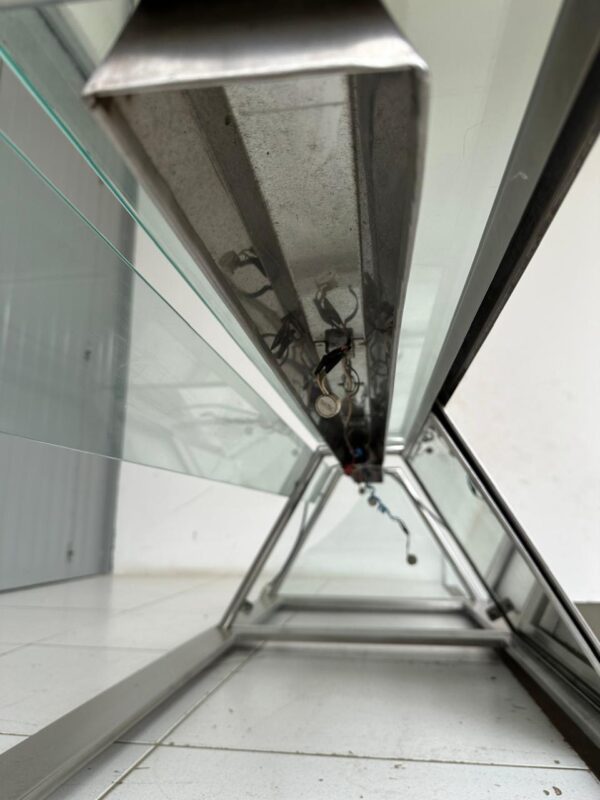 Estrutura trapezoidal em AÇO INOX 304 — Porta dupla inox de correr - Image 2