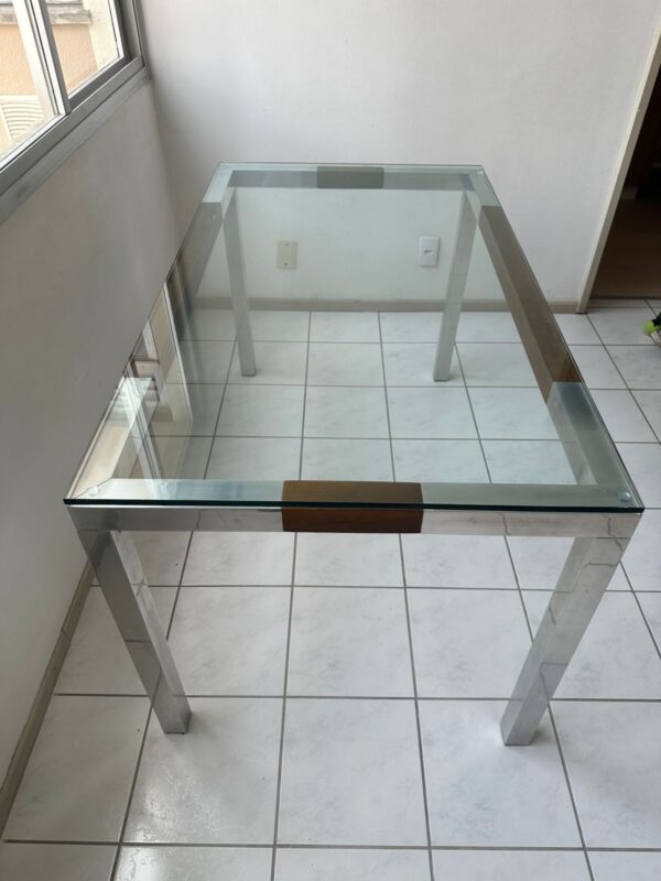 Mesa com pé de INOX + detalhes lindo em Madeira