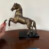 ESCULTURA — Metal — Cavalo