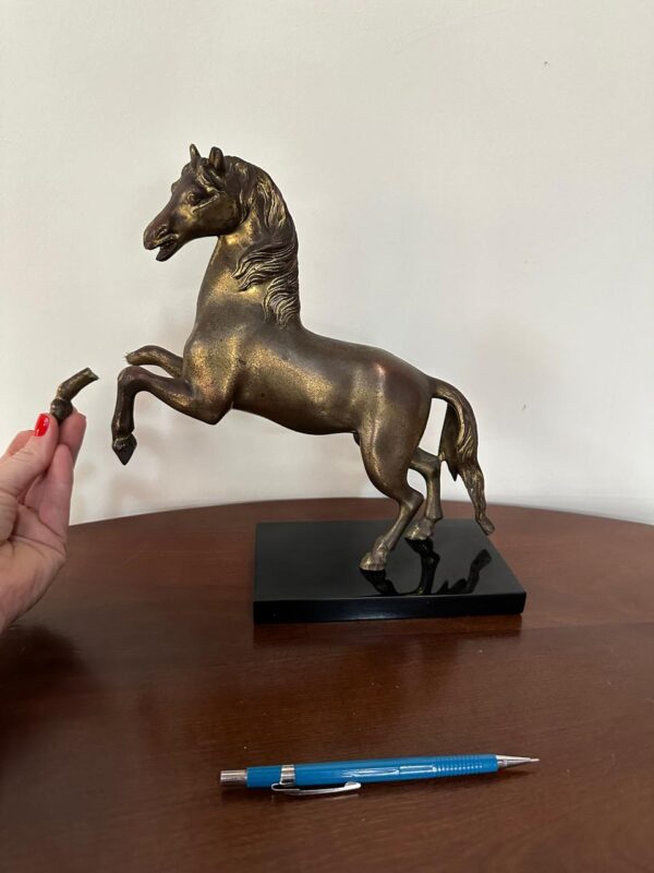 ESCULTURA — Metal — Cavalo