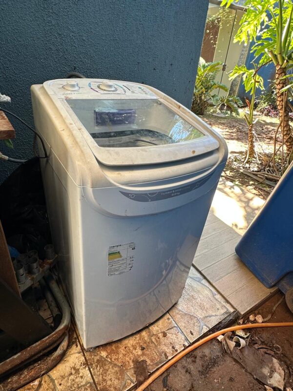 MÁQUINA de LAVAR ROUPAS — Electrolux — 8 kg 