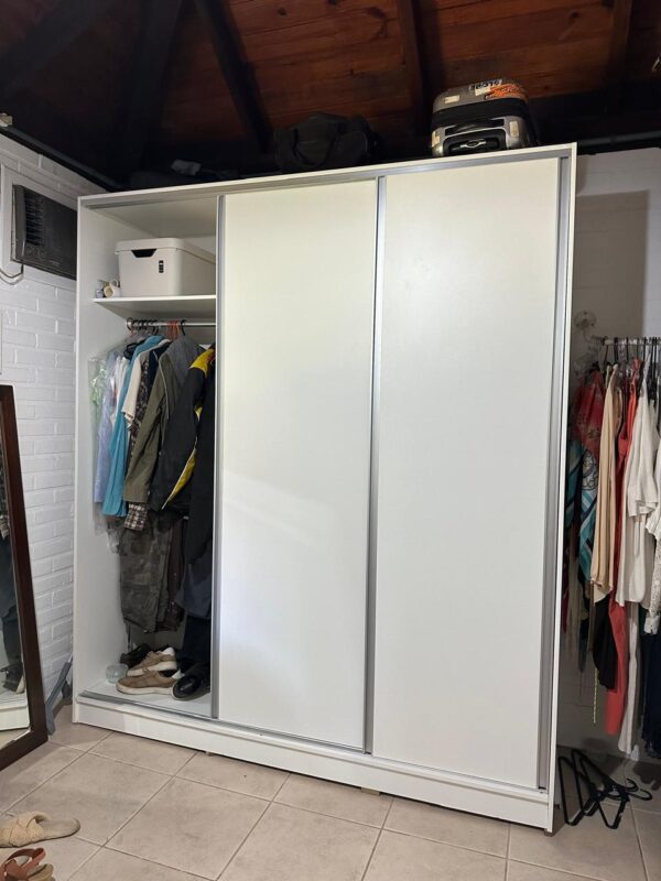 ROUPEIRO — MDF — 3 PORTAS DE CORRER — GAVETAS E CABIDEIROS - Image 2