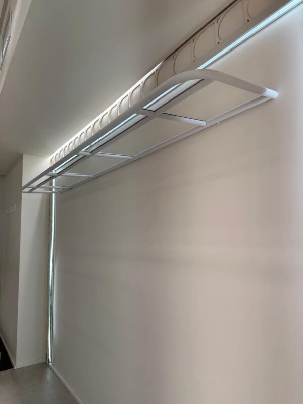2 ARARAS SUSPENSAS DE PAREDE — FERRO TUBULAR BRANCO — ARAMADO — Valor por peça