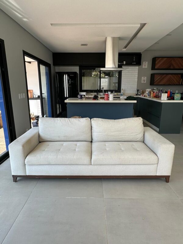 SOFÁ LINHÃO — CONFORTÁVEL !! — ESTRUTURA MDF — PRECISA HIGIENIZAR