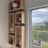 CONJUNTO MDF + METALON — BALCÃO COM PORTAS + GAVETAS + ESCRIVANINHA QUE VIRA PENTEADEIRA + CABIDEIRO DE PAREDE + PRATELEIRA INTEIRA + 8 NICHOS EM DIFERENTES TAMANHOS - Image 11