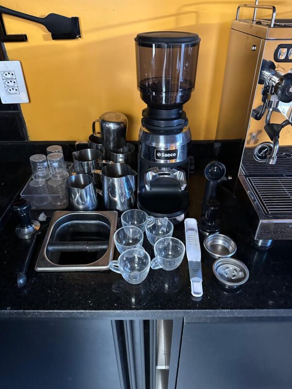 COMBO SAECO: MÁQUINA DE CAFÉ ESPRESSO + MOEDOR + 23 ACESSÓRIOS - Image 6