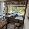 CONJUNTO DE MESINHA QUADRADA MDF — PÉ CENTRAL FERRO + 2 BANQUETAS BAIXAS — MADEIRA + METALON, DA TOK STOK