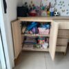 CONJUNTO MDF + METALON — BALCÃO COM PORTAS + GAVETAS + ESCRIVANINHA QUE VIRA PENTEADEIRA + CABIDEIRO DE PAREDE + PRATELEIRA INTEIRA + 8 NICHOS EM DIFERENTES TAMANHOS - Image 4