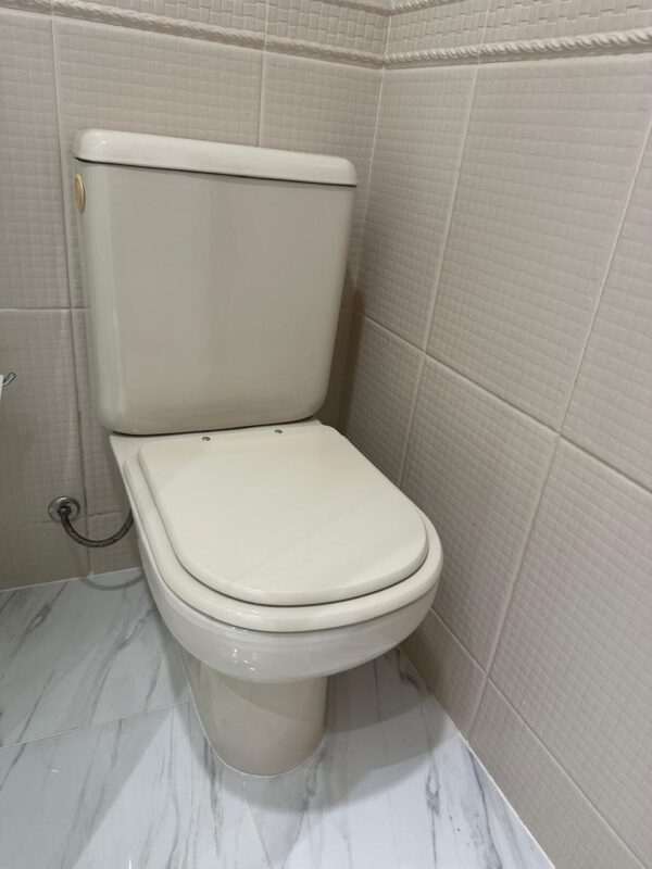 3 VASOS SANITÁRIOS + CAIXA ACOPLADA — DECA — TAMPA EM MDF — COR CREME — Valor por peça - Image 6