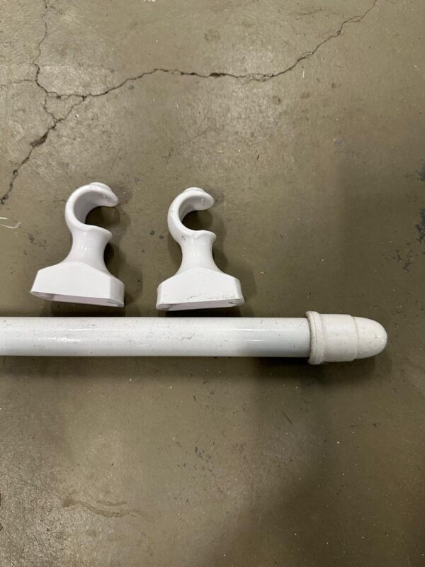 3 VARÕES PARA CORTINAS — FERRO TUBULAR — BRANCO — Valor por peça