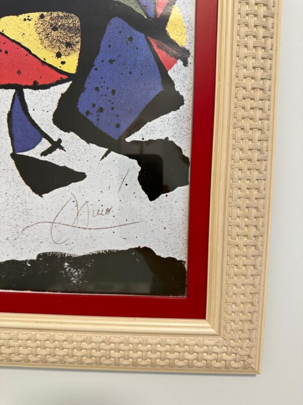 2 GRAVURAS — IMPRESSÃO — COLORIDAS — MIRÓ — MOLDURA MADEIRA - Image 4
