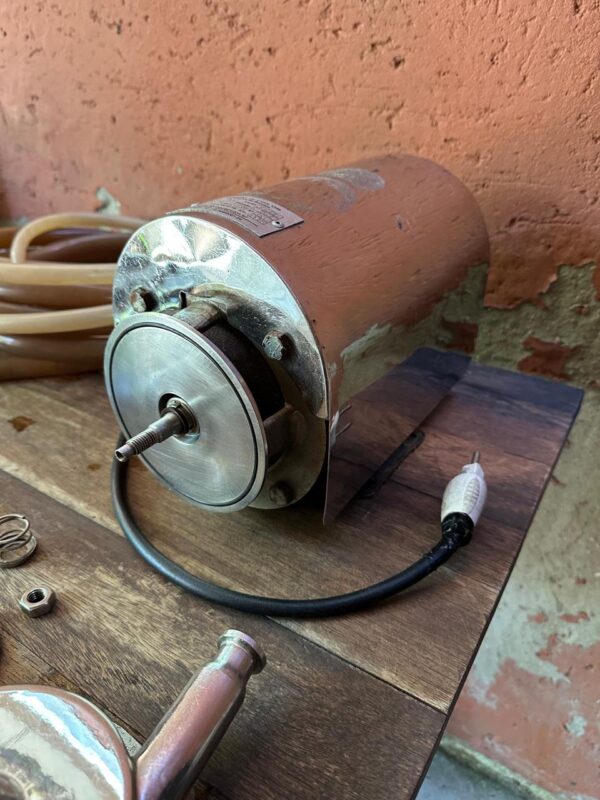 BOMBA ALIMENTÍCIA — TORNOCAR — MODELO BCT 1 — PARA ALTAS TEMPERATURAS — FEITA SOB ENCOMENDA EM 2016 — ½ CAVALO DE POTÊNCIA — INOX + 4 BRAÇADEIRAS INOX + 2 CAIXAS NOVAS DE SELO MECÂNICO — NÃO TEVE NEM UM ANO DE USO - Image 6