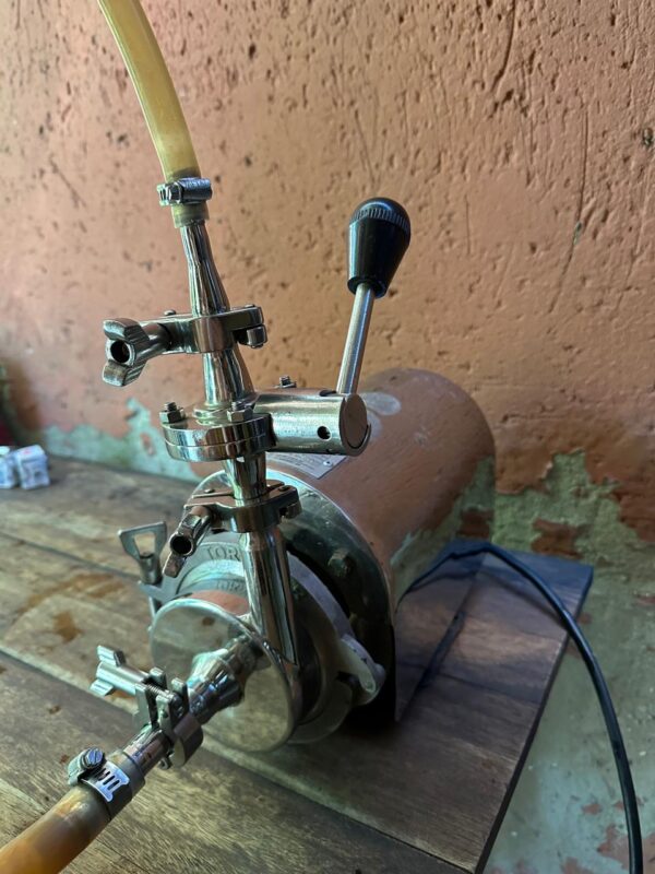 BOMBA ALIMENTÍCIA — TORNOCAR — MODELO BCT 1 — PARA ALTAS TEMPERATURAS — FEITA SOB ENCOMENDA EM 2016 — ½ CAVALO DE POTÊNCIA — INOX + 4 BRAÇADEIRAS INOX + 2 CAIXAS NOVAS DE SELO MECÂNICO — NÃO TEVE NEM UM ANO DE USO - Image 9