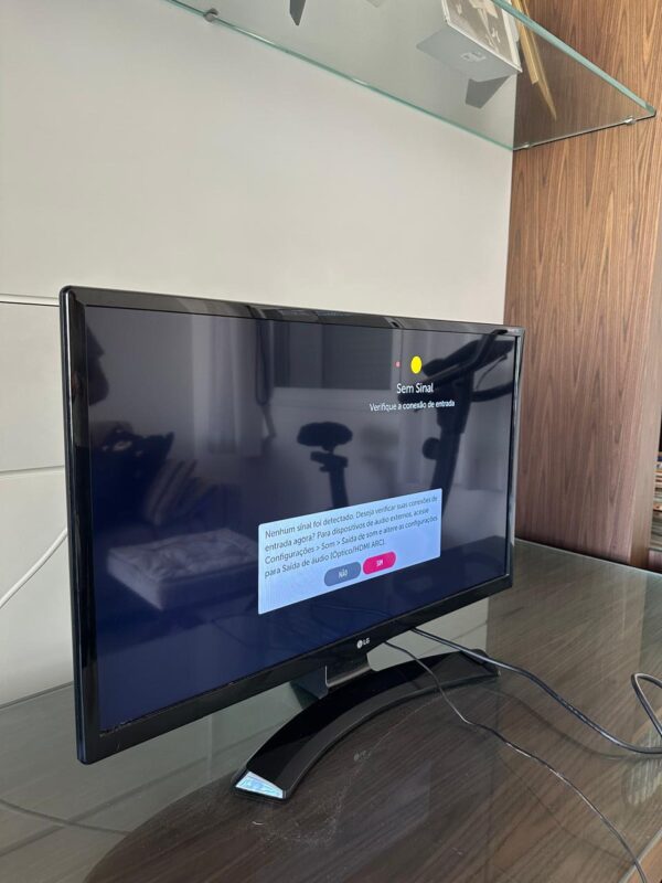 TV — 28” POLEGADAS — LG — SMART TV - Image 2
