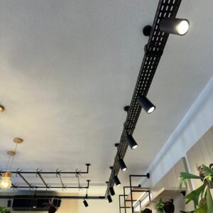 DUTOS/CALHAS PARA ILUMINAÇÃO — 26 SPOTS