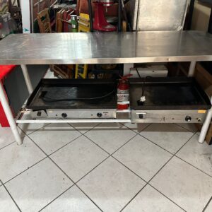 BANCADA COM TAMPO DE INOX + ESTRUTURA EM FERRO