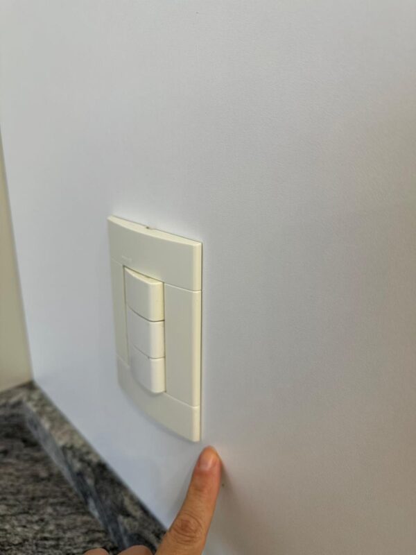 ARMÁRIO DE COZINHA OU LAVANDERIA — PEÇA GRANDE COM PRATELEIRAS INTERNAS — INTERRUPTOR NA LATERAL — MDF - Image 3