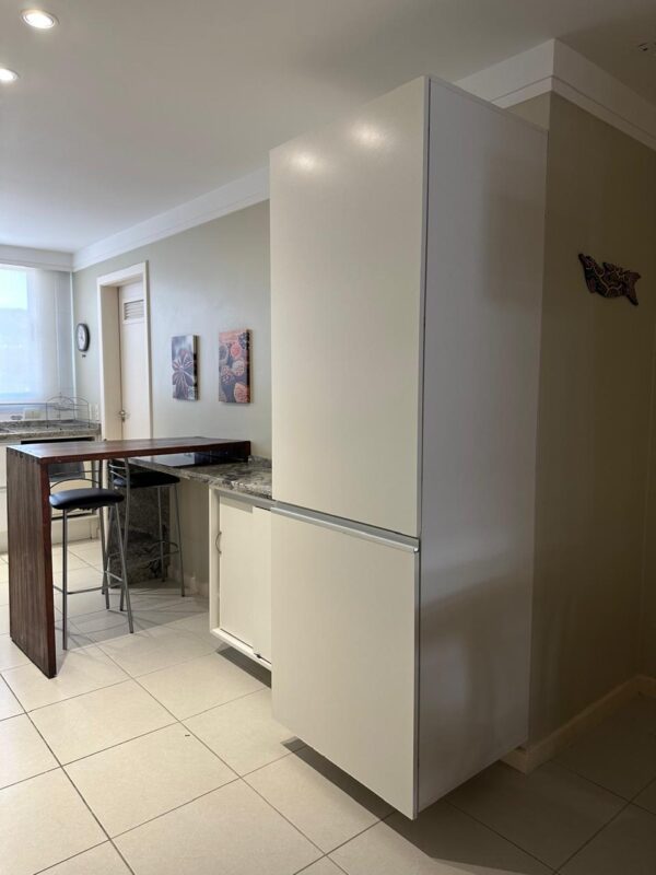 ARMÁRIO DE COZINHA OU LAVANDERIA — PEÇA GRANDE COM PRATELEIRAS INTERNAS — INTERRUPTOR NA LATERAL — MDF - Image 8