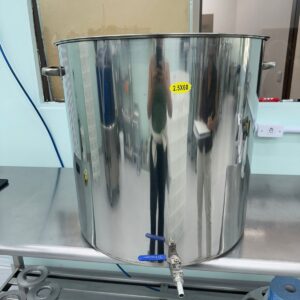 CALDEIRÃO INOX — N60 — COM TAMPA — COM TORNEIRA — COM FUNDO PENEIRA PARA DRENAGEM — 160 LITROS — NUNCA USADO