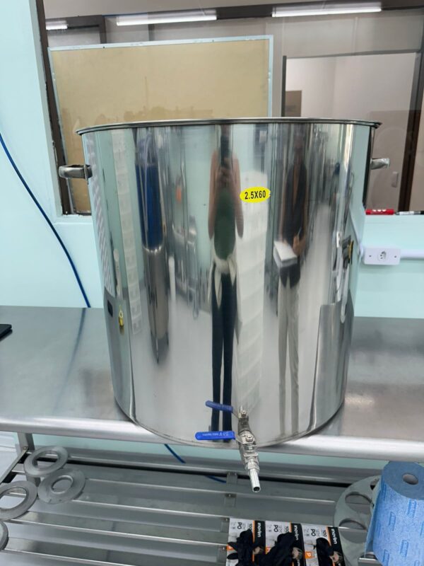 CALDEIRÃO INOX — N60 — COM TAMPA — COM TORNEIRA — COM FUNDO PENEIRA PARA DRENAGEM — 160 LITROS — NUNCA USADO