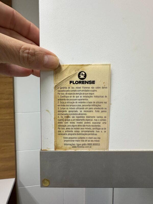 COZINHA FLORENSE !!!  BANCADA GRANITO + CUBA DUPLA — ARMÁRIOS AÉREOS COM PORTAS DE VIDRO JATEADOS + ARMÁRIO INFERIOR COM PORTAS E GAVETAS — NA OUTRA PAREDE ARMÁRIOS DE CIMA A BAIXO + PORTAS E VIDRO JATEADOS + PORTAS OPACAS — NICHO PARA MICROONDAS E PARA GELADEIRA + NICHOS MENORES PARA OBJETOS — ACABAMENTO IMPECÁVEL - Imagem 7