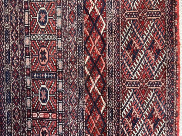 TAPETE BUKHARA — GRANDE — EXCELENTE ESTADO DE CONSERVAÇÃO — DESENHOS GEOMÉTRICOS CARACTERÍSTICOS — TOM PREDOMINANTE: VERMELHO - Imagem 6