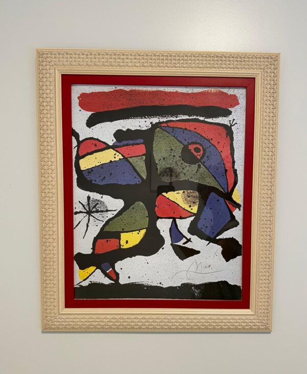 2 GRAVURAS — IMPRESSÃO — COLORIDAS — MIRÓ — MOLDURA MADEIRA - Image 3