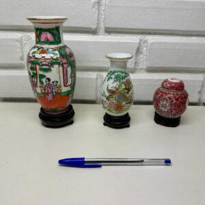 TRIO VASOS PEQUENOS DE PORCELANA CHINESA - PINTADOS À MÃO