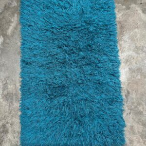 TAPETE PELO ALTO — FIO DE SEDA — TOM AZUL TURQUESA — PEQUENO