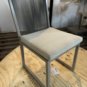 PEÇA ÚNICA - CADEIRA PARA ÁREA EXTERNA - ALUMÍNIO E CORDA NÁUTICA - CINZA 