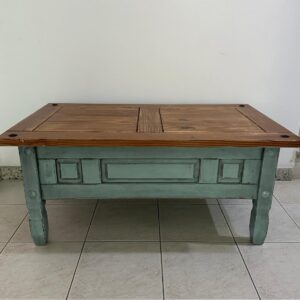 MÓVEL EM MADEIRA DEMOLIÇÃO — PEÇA MINEIRA — MESINHA DE CENTRO — S068.107