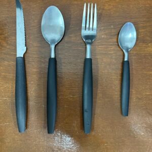 LOTE COM 30 TALHERES CABOS PRETOS - FRATELLI - INOX  - P015.106