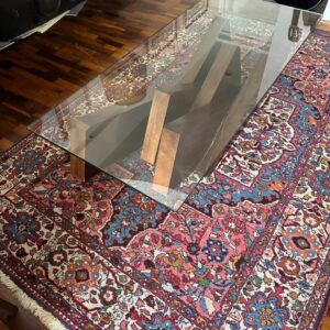 MESA DE CENTRO DIFERENTONA ! — PÉ CENTRAL MADEIRA — QUASE UMA ESCULTURA — TAMPO EM VIDRO PARA PODER MOSTRAR O DETALHE DA BASE — VIDRO DE 12MM — J063.01