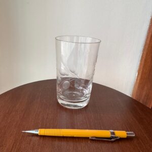 CRISTAL - COPOS - LOTE ÚNICO - 5 COPOS MÉDIOS - PARA ÁGUA OU SUCO - LAPIDAÇÃO AZEITONA — R065.122