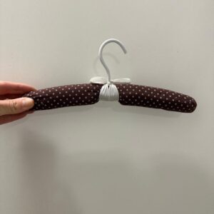 LOTE ÚNICO - 12 CABIDES INFANTIS - TIPO ALMOFADINHA - TECIDO DIFERENTES ENTRE SI - VALE HIGIENIZAR - FOFOS — G030.316