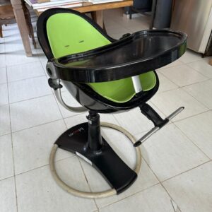 CADEIRINHA DE ALIMENTAÇÃO - BLOOM - FRESCO - BEBÊ CONFORTO COM DUAS POSIÇÕES - BASE ROBUSTA - PRETA E VERDE - MARCAS DO TEMPO — F067.33