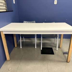 MESAS RETANGULARES - TAMPO EM MDF + PÉS EM PINUS MACIÇO — L020.100