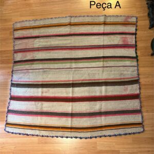 TAPETE DE TEAR — PERUANO LEGÍTIMO - TRAZIDO NA MALA - MANCHAS PRÓPRIAS DA PEÇA - LISTRAS FINAS - D003.34