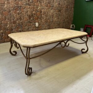MESA DE CENTRO - BASE EM FERRO - PINTURA COR BRONZE - TAMPO TRAVERTINO - PERFEITO ESTADO — B045.13