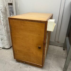 MINI ARMARINHO - MADEIRA NAVAL - LUZ INTERNA - AQUECEDOR DE PAPEL - TOMADA EXTERNA — L085.32