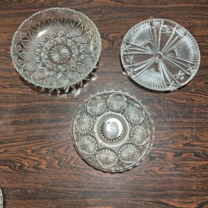 TRIO DE PRATOS RASOS DE VIDRO PARA SOBREMESAS — B045.231