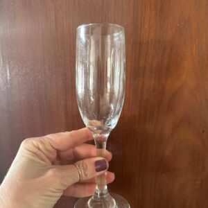 LOTE COM 16 TAÇAS DE CHAMPAGNE DE VIDRO - LOTE ÚNICO - L016.229