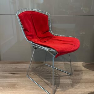 6 CADEIRAS BERTÓIA ORIGINAIS COM ASSENTO EM ALMOFADA VERMELHA - Valor por peça — L085.101