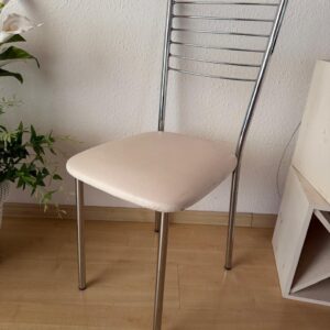 4 CADEIRAS - FERRO CROMADO - CORINO NO ASSENTO - Valor por peça — R089.05