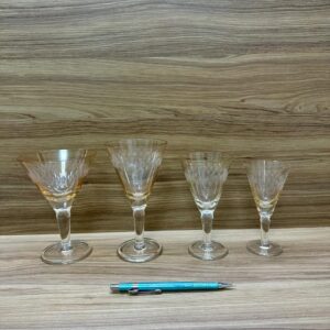 CONJUNTO DE CRISTAL - 23 TAÇAS NO TOTAL — I016.120