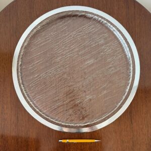 PRATO ACRÍLICO - PARA BOLO - BORDA EM INOX — R003.428