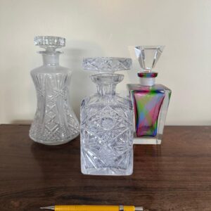 TRIO DE GARRAFAS DE CRISTAL — V010.63